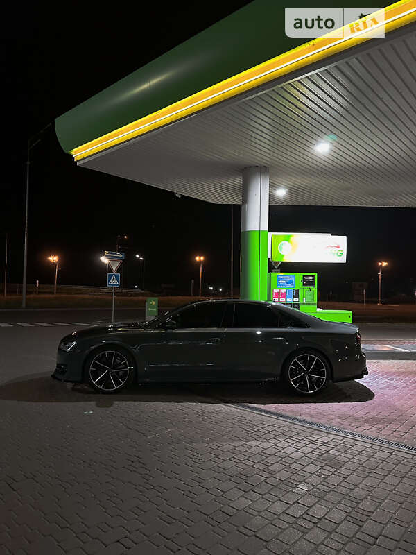 Седан Audi S8 2016 в Києві