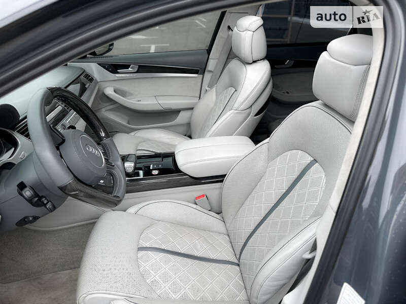 Седан Audi S8 2016 в Києві