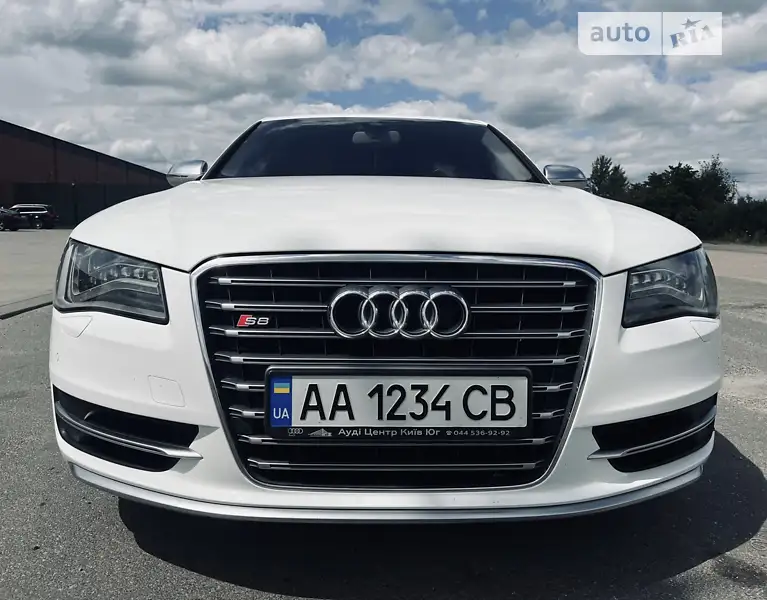 Audi S8 2012
