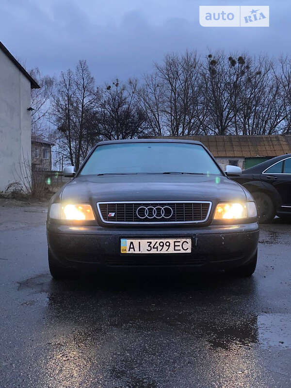 Седан Audi S8 1997 в Кагарлыке