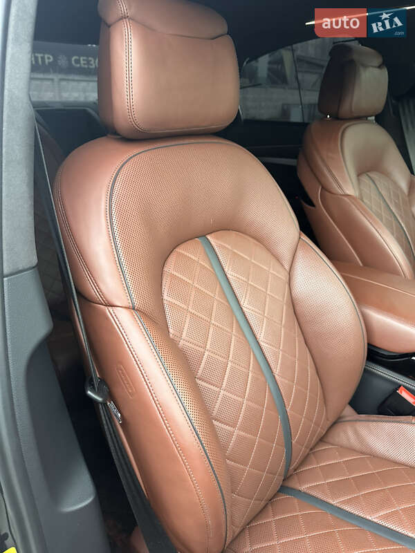 Седан Audi S8 2014 в Киеве