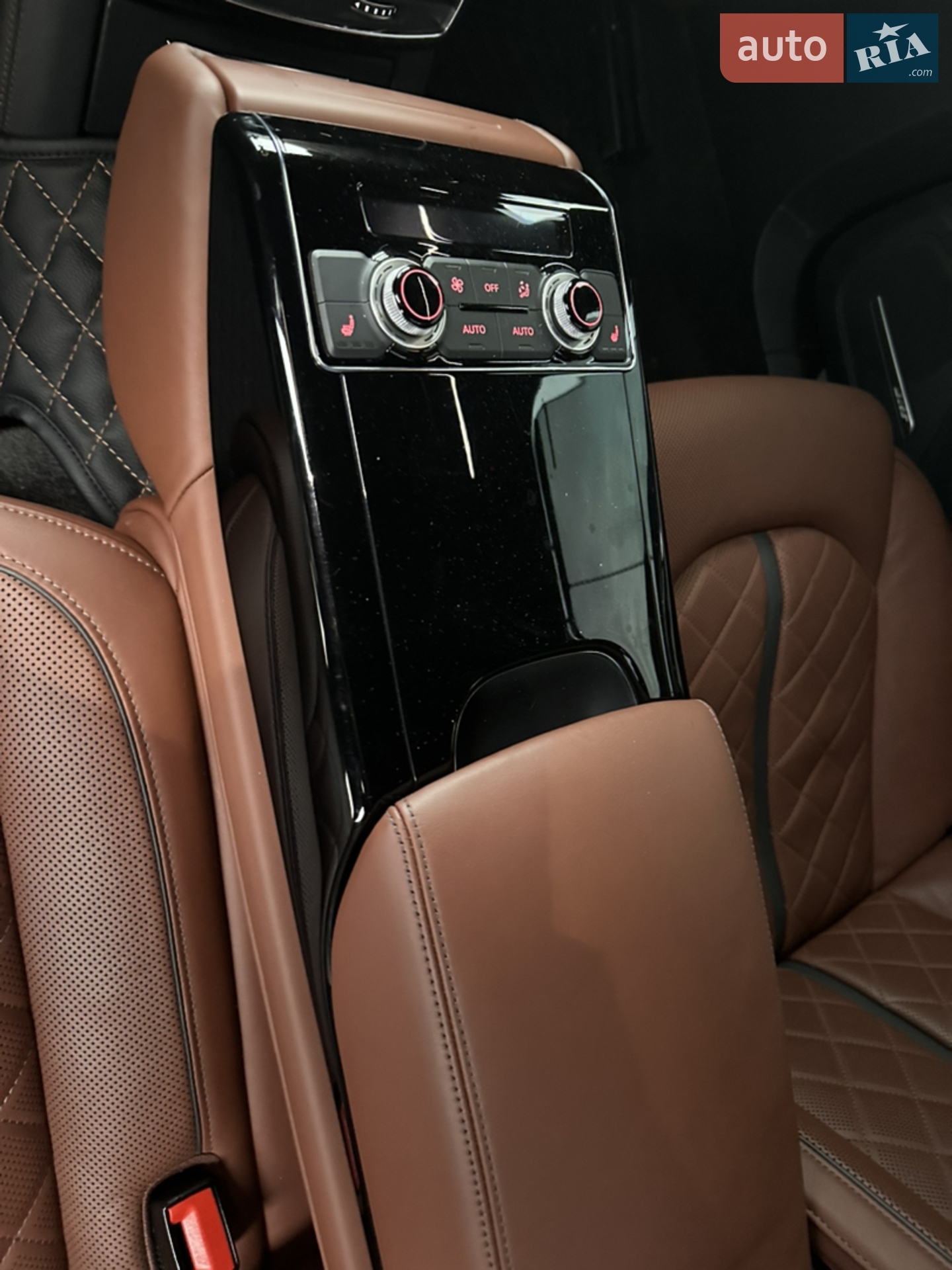 2014 Audi S8 - мініатюра 23