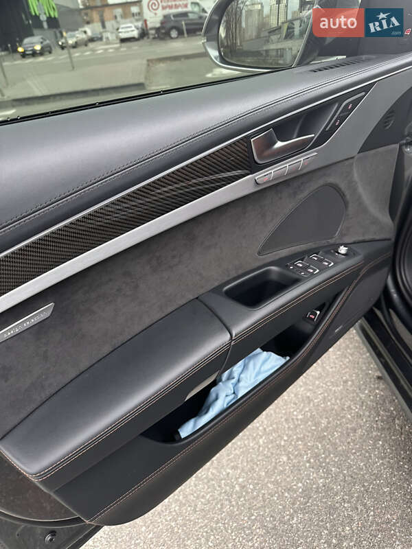 Седан Audi S8 2014 в Киеве