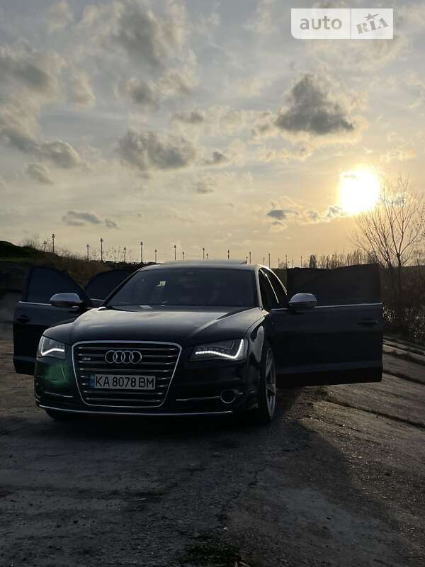 Седан Audi S8 2012 в Киеве