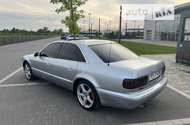 Седан Audi S8 1998 в Мукачево