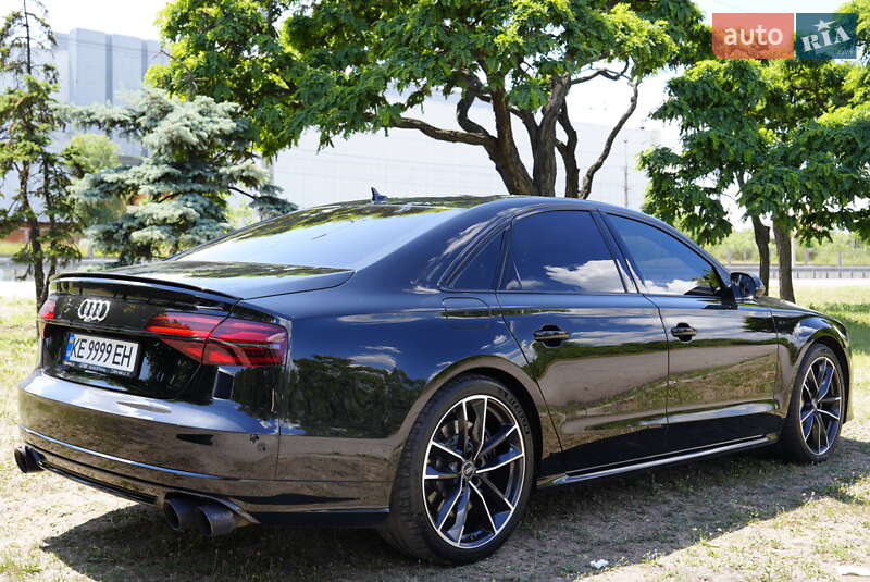 Седан Audi S8 2017 в Днепре