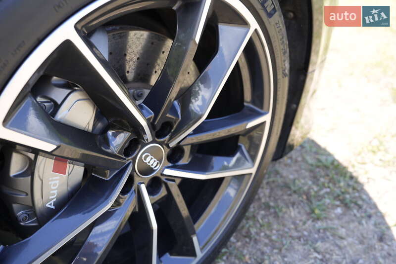 Седан Audi S8 2017 в Днепре