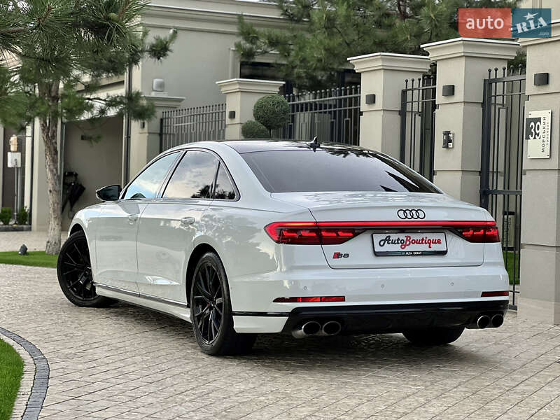 Седан Audi S8 2020 в Одесі