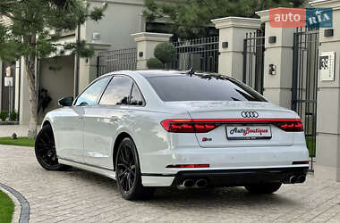 Седан Audi S8 2020 в 