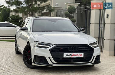 Седан Audi S8 2020 в 