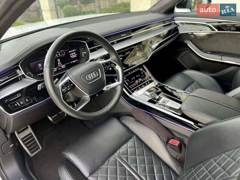 Седан Audi S8 2020 в Одесі