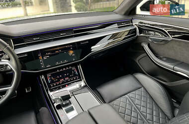 Седан Audi S8 2020 в 