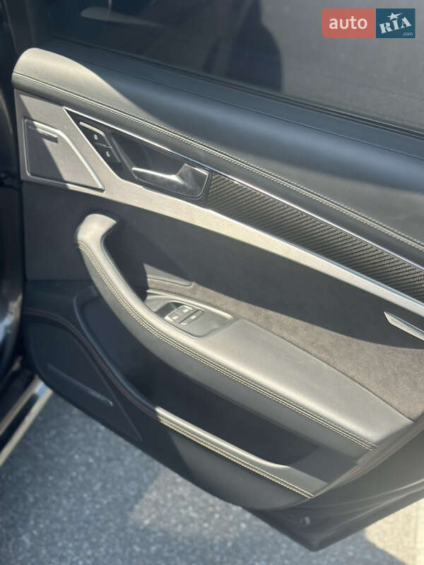 Седан Audi S8 2014 в Киеве
