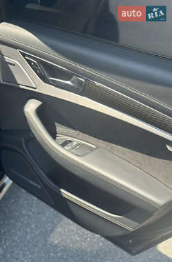 Седан Audi S8 2014 в 