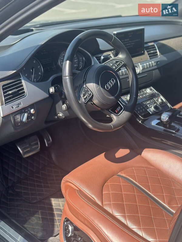 Седан Audi S8 2014 в Киеве