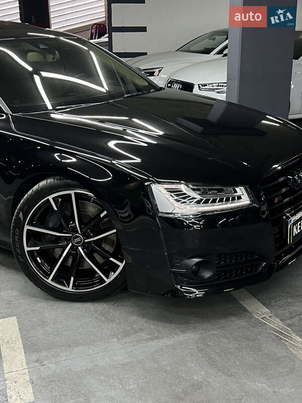 Седан Audi S8 2016 в Одессе