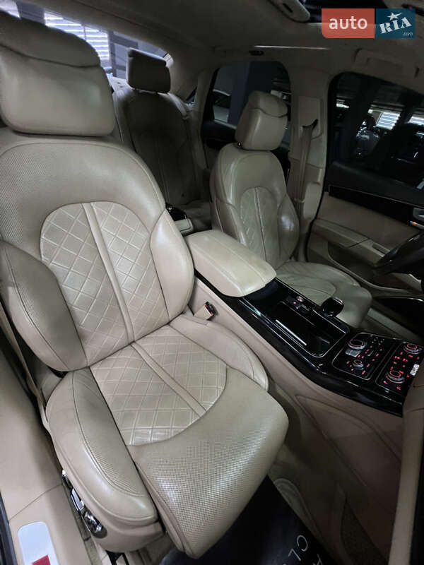 Седан Audi S8 2016 в Одессе