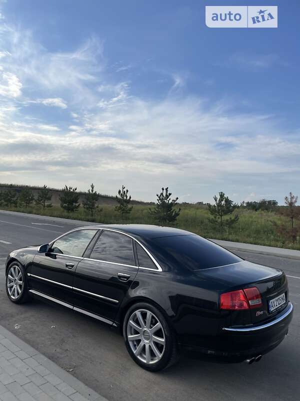 Седан Audi S8 2007 в 