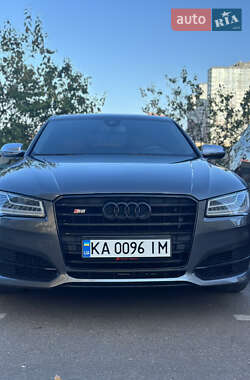 Седан Audi S8 2014 в 