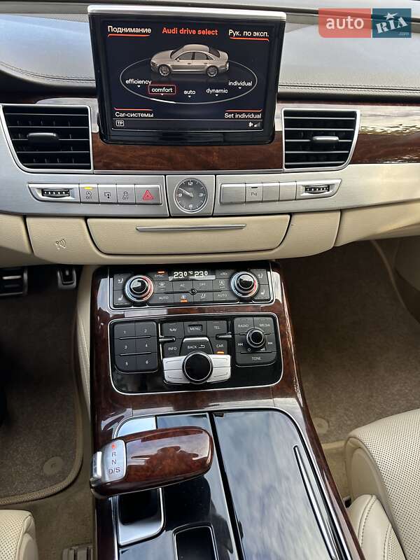Седан Audi S8 2012 в Киеве