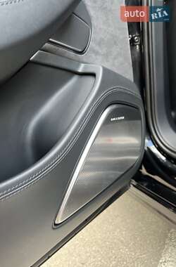 Седан Audi S8 2012 в 