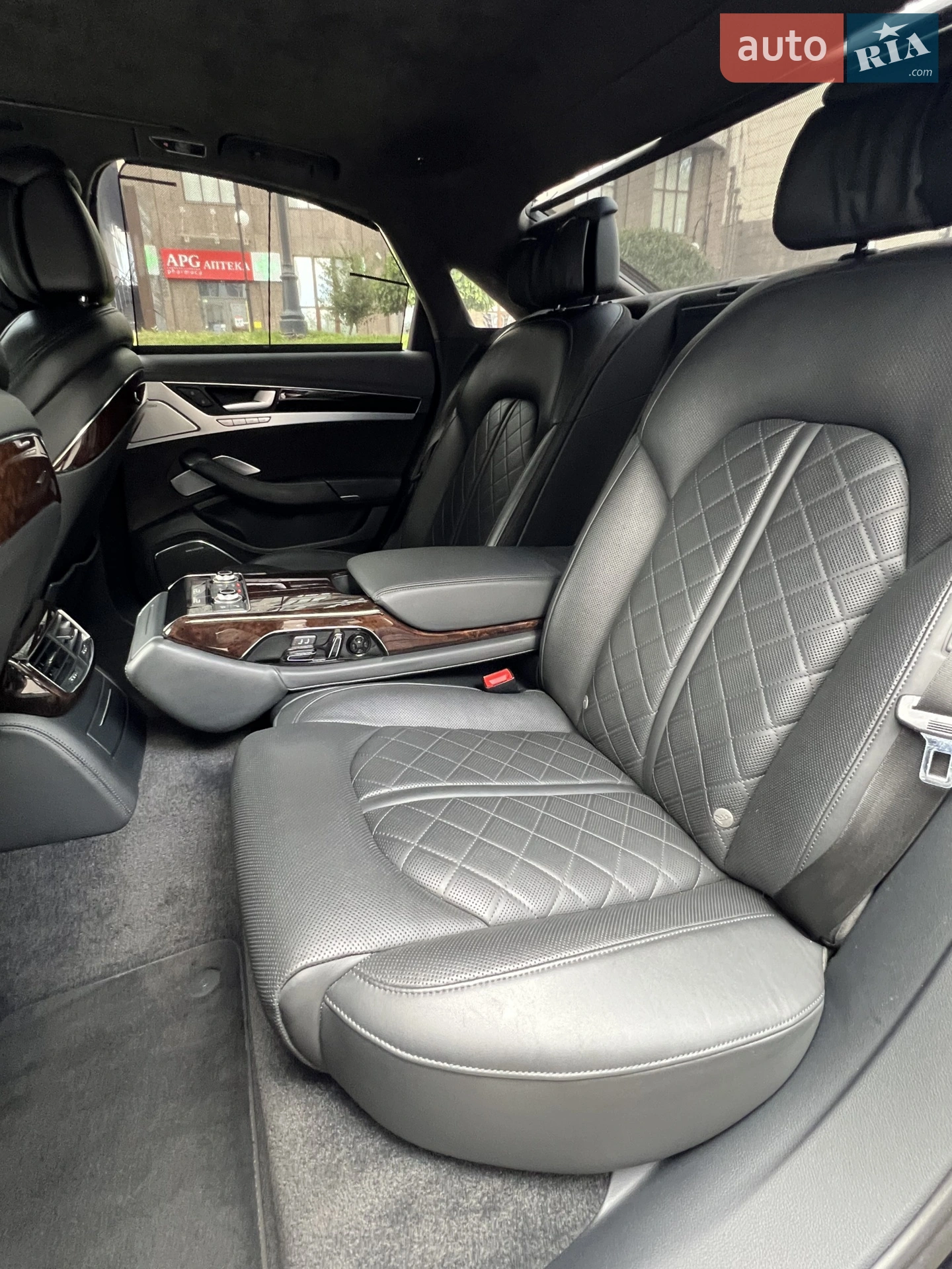 2012 Audi S8 - мініатюра 61