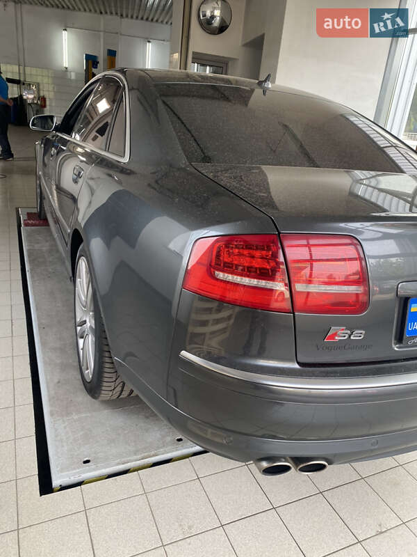 Седан Audi S8 2007 в Лубнах