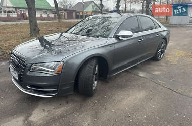 Седан Audi S8 2012 в Чернігові