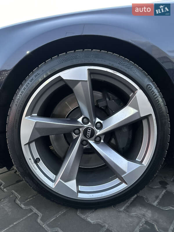 Седан Audi S8 2012 в Кривом Роге
