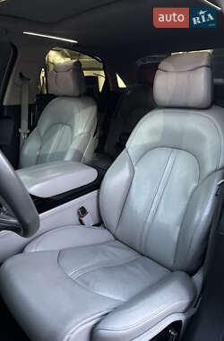Седан Audi S8 2012 в Кривом Роге