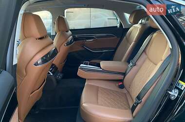 Седан Audi S8 2019 в 