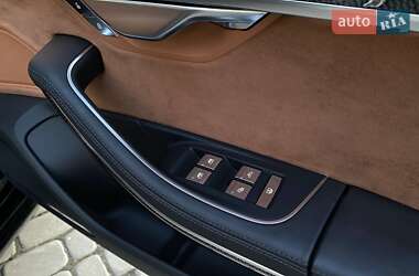 Седан Audi S8 2019 в 