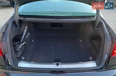 Седан Audi S8 2019 в 