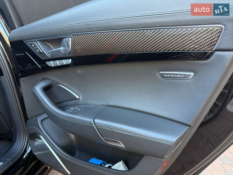 Седан Audi S8 2017 в Ужгороде