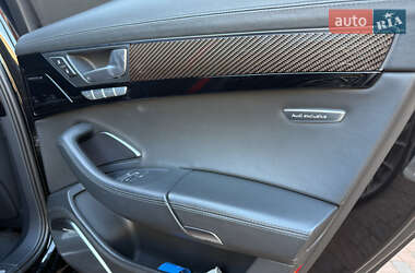 Седан Audi S8 2017 в 