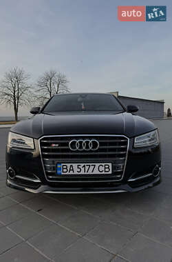 Седан Audi S8 2012 в Кременчуці