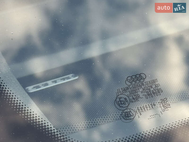 Седан Audi S8 2021 в Києві