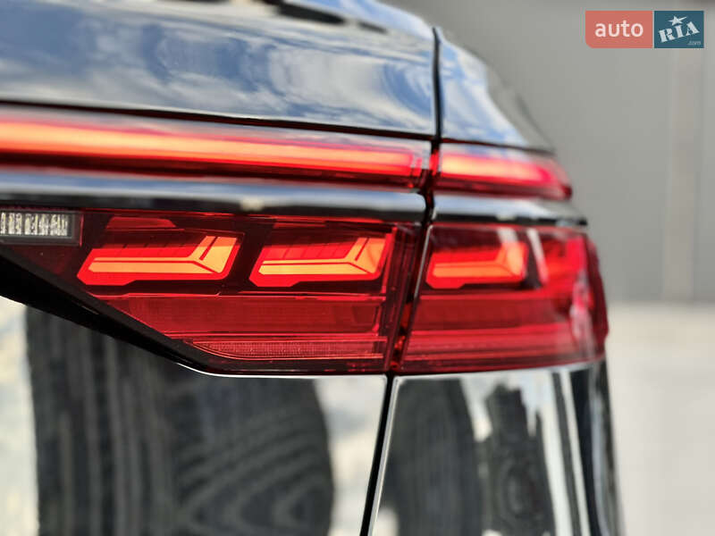 Седан Audi S8 2021 в Києві