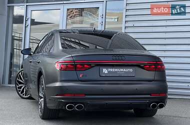 Седан Audi S8 2022 в 