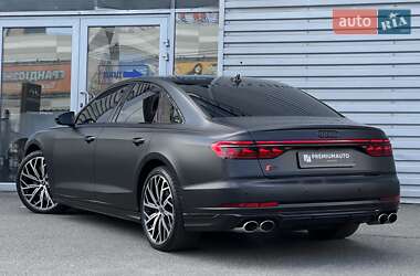 Седан Audi S8 2022 в 