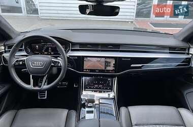 Седан Audi S8 2022 в 