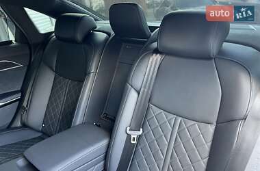 Седан Audi S8 2022 в 