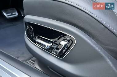 Седан Audi S8 2022 в 
