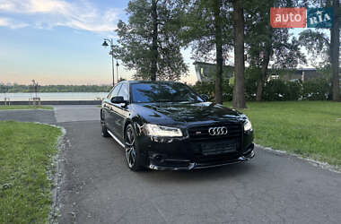 Седан Audi S8 2017 в 
