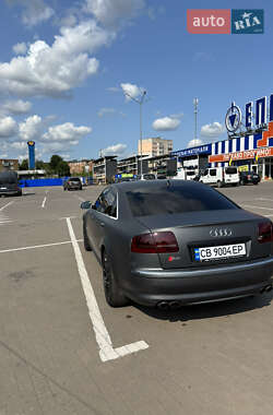 Седан Audi S8 2008 в 