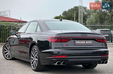Седан Audi S8 2022 в 
