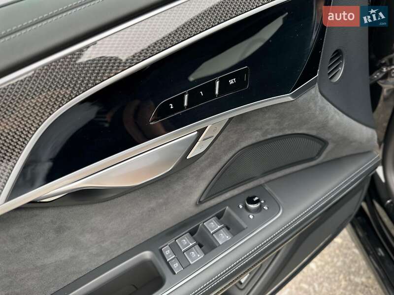 Седан Audi S8 2022 в Киеве
