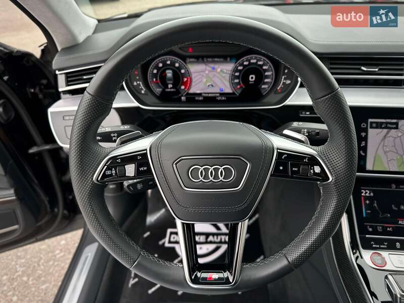 Седан Audi S8 2022 в Киеве