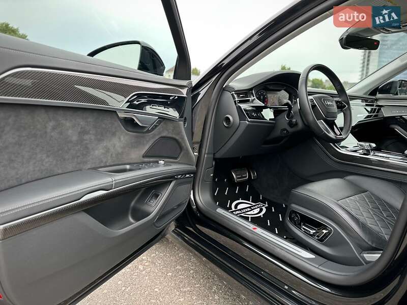 Седан Audi S8 2022 в Киеве