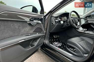 Седан Audi S8 2022 в 